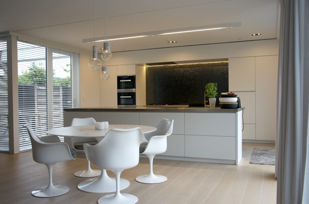 een keuken renovatie in het kader van een totaalrenovatie van keuken en leefruimte